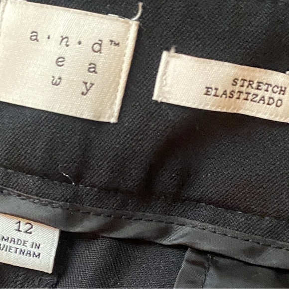 A New Day Black Professional Stretch Capri Pants - Picture 2 of 3